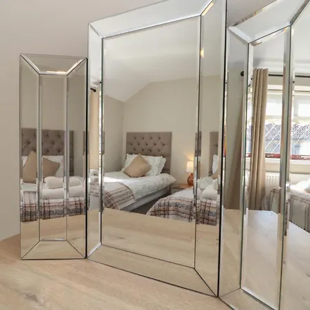 Beaconsfield Scarborough