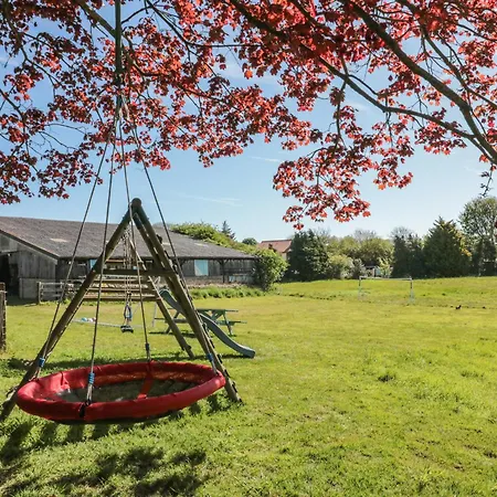 Beaconsfield * סקארבורו